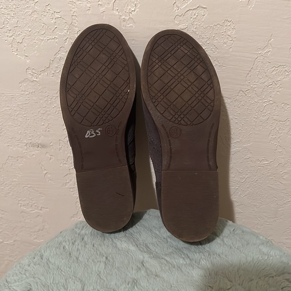 Cute Gray Oxfords - Picture 3 of 3